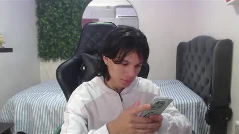 Snapshot of andy_dan1 chatting on January 22, 2:14 pm andy_dan1 online show from January 22, 2:14 pm