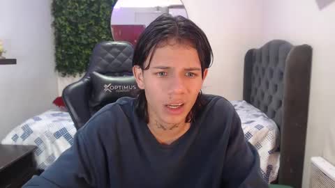 Snapshot of andy_dan1 chatting on February 2, 1:52 pm andy_dan1 online show from February 2, 1:52 pm