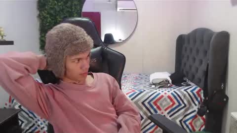Snapshot of andy_dan1 chatting on January 17, 1:35 pm andy_dan1 online show from January 17, 1:35 pm
