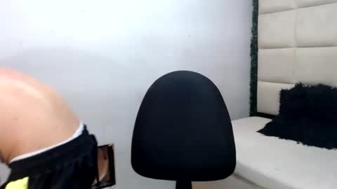 Snapshot of andy_dan1 chatting on December 31, 5:44 am andy_dan1 online show from December 31, 5:44 am