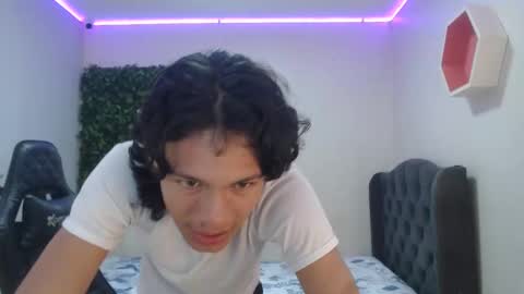 Snapshot of andy_dan1 chatting on January 30, 1:42 pm andy_dan1 online show from January 30, 1:42 pm