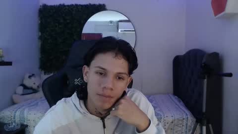 Snapshot of andy_dan1 chatting on January 13, 1:06 pm andy_dan1 online show from January 13, 1:06 pm