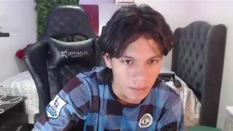 Snapshot of andy_dan1 chatting on January 9, 5:33 pm andy_dan1 online show from January 9, 5:33 pm