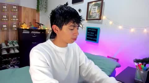 andy_guez_11 online show from January 14, 9:56 am