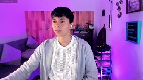 andy_guez_11 online show from December 7, 9:50 am