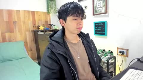 andy_guez_11 online show from January 21, 10:34 am
