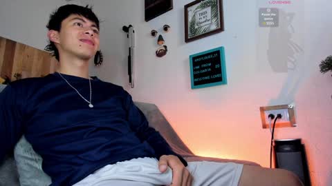 andy_guez_11 online show from December 13, 9:58 am