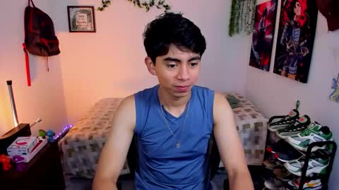 andy_guez_11 online show from November 16, 11:34 am