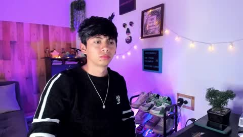 andy_guez_11 online show from January 26, 10:12 am