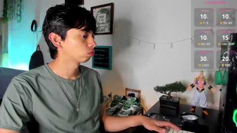 andy_guez_11 online show from February 5, 11:23 am