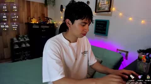 andy_guez_11 online show from January 13, 9:52 am