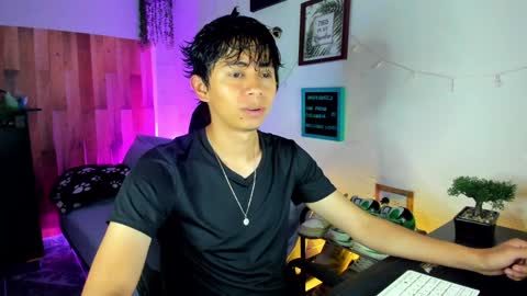 andy_guez_11 online show from February 3, 10:03 am