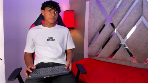 andy online show from October 8, 3:55 am