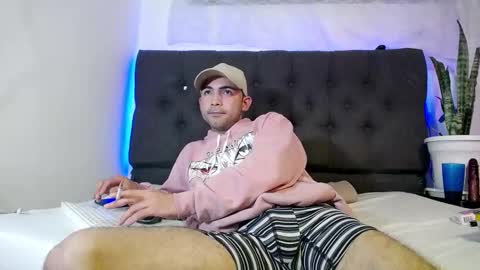 Snapshot of andy_magic_ chatting on September 27, 3:15 am andy_magic_ online show from September 27, 3:15 am