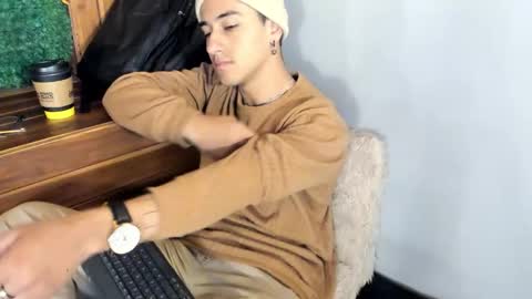 Andy Joy  online show from November 24, 11:22 am