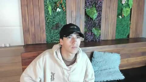 Andy Joy  online show from May 29, 11:42 am