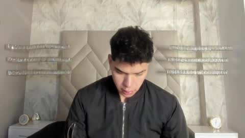 Snapshot of andypalmer_ chatting on December 17, 12:11 pm andy palmer online show from December 17, 12:11 pm