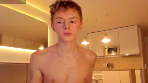 angel_andreww online show from December 14, 12:23 pm