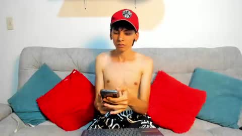 angel_dustt1 online show from June 18, 8:58 pm