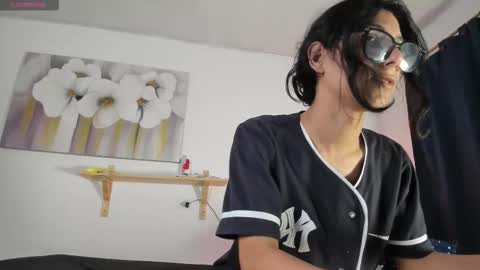 Snapshot of angel_hasss chatting on September 19, 3:51 am Angel of your dreams online show from September 19, 3:51 am