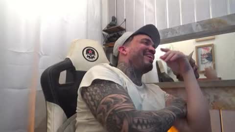 angellatino0 online show from October 16, 7:16 am