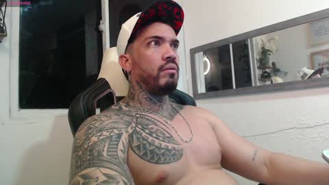 Snapshot of angellatino0 chatting on December 22, 11:42 pm angellatino0 online show from December 22, 11:42 pm