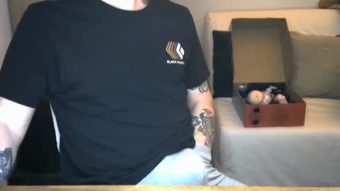 annecylake online show from January 9, 6:27 am