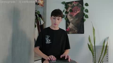 Snapshot of anthonny_05 chatting on September 27, 9:18 am TONY NEW ACCOUNT online show from September 27, 9:18 am