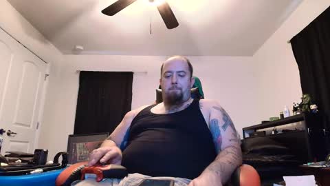 anthonygiacomazzo1 online show from October 29, 9:40 pm