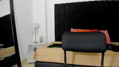       online show from December 2, 8:09 pm