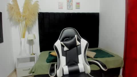       online show from May 16, 2:53 am