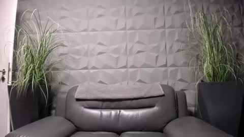 HI My name is Antonio online show from February 5, 8:04 pm