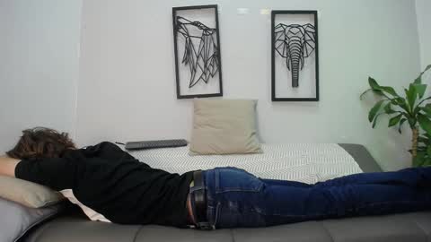 Anthony King online show from November 27, 6:39 am