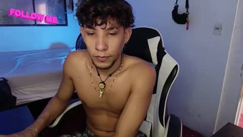 AnuarDHM online show from December 2, 4:32 pm