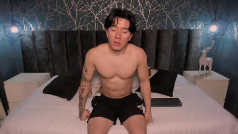 Apholo Strong online show from December 11, 9:00 pm