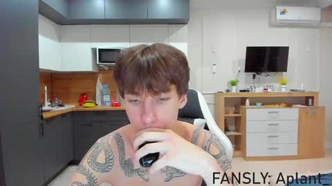 aplant_ online show from March 18, 10:02 pm