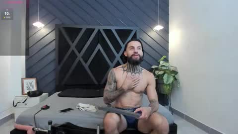 Snapshot of apolo_bianco_ chatting on September 17, 11:39 pm APOLO online show from September 17, 11:39 pm
