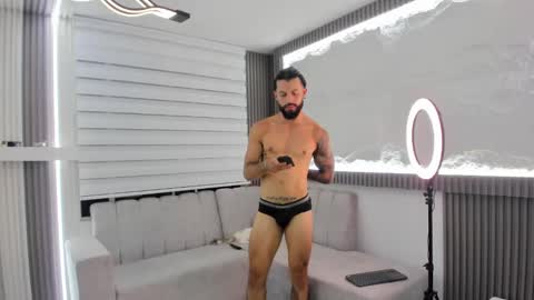 Snapshot of apolo_bianco_ chatting on February 26, 4:47 am APOLO online show from February 26, 4:47 am