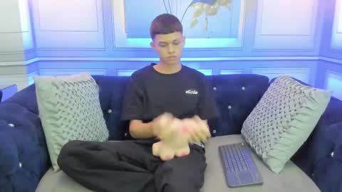   online show from March 25, 2:15 am