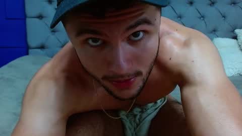 Snapshot of apolo_klein1 chatting on March 3, 3:35 pm Apolo online show from March 3, 3:35 pm
