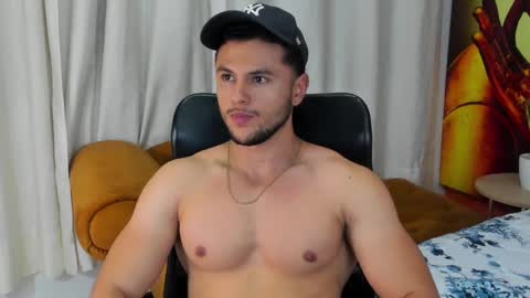 Snapshot of apolo_klein1 chatting on February 23, 6:33 am Apolo online show from February 23, 6:33 am