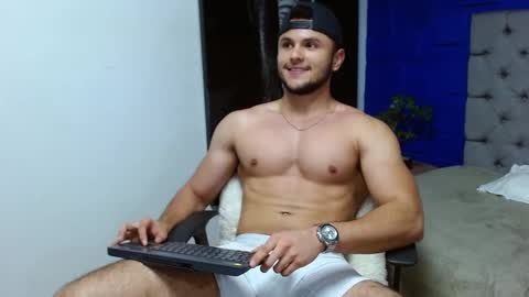 Snapshot of apolo_klein1 chatting on March 3, 5:29 am Apolo online show from March 3, 5:29 am