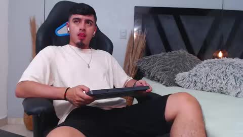 Apolo online show from October 31, 6:33 pm