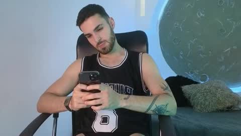 Apolo Lux  online show from February 3, 7:19 pm