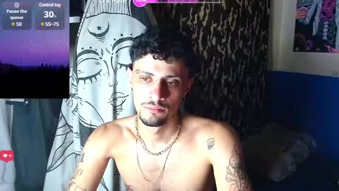 Snapshot of apolo_s chatting on January 1, 10:11 am Andres online show from January 1, 10:11 am