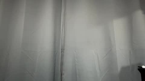 Snapshot of ara3000 chatting on October 15, 5:04 am Hotboy30 online show from October 15, 5:04 am