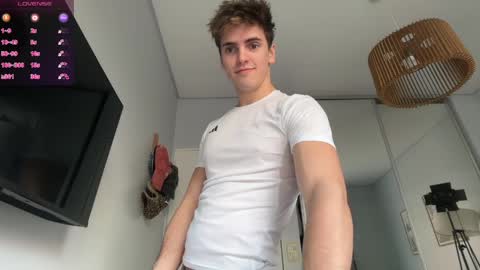 Archie online show from June 3, 8:03 pm