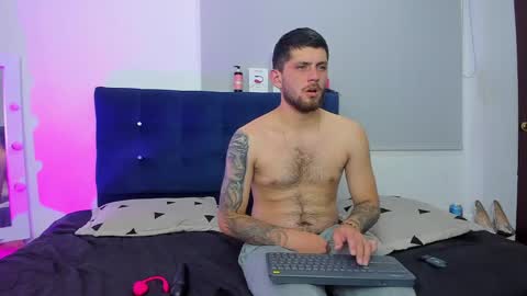Ari and loggan online show from June 4, 9:04 am