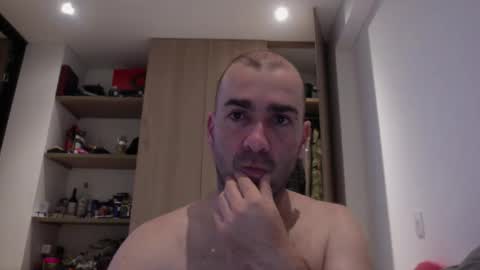 Snapshot of aristi11 chatting on February 26, 5:42 am aristi11 online show from February 26, 5:42 am
