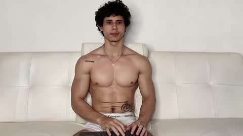 Snapshot of arnold_black69 chatting on December 5, 8:34 pm arnold black online show from December 5, 8:34 pm
